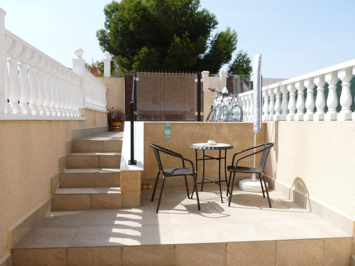 Modern Apartment Near Beach La Mata  Zewnętrze zdjęcie